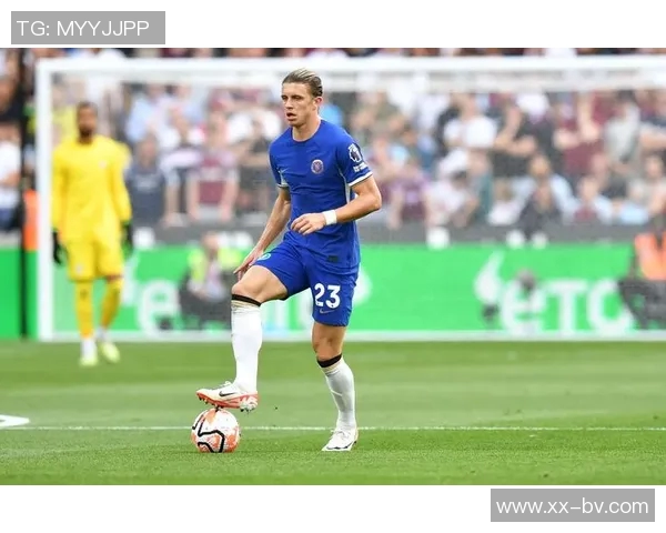 切尔西官方海报热身维拉之战加纳乔独自亮相引关注